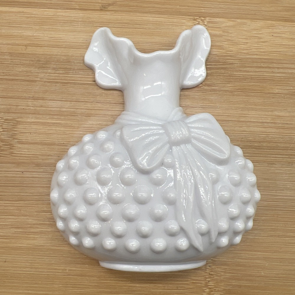 Vintage BURWOOD White Hobnail Vase Wall Pocket Plastic